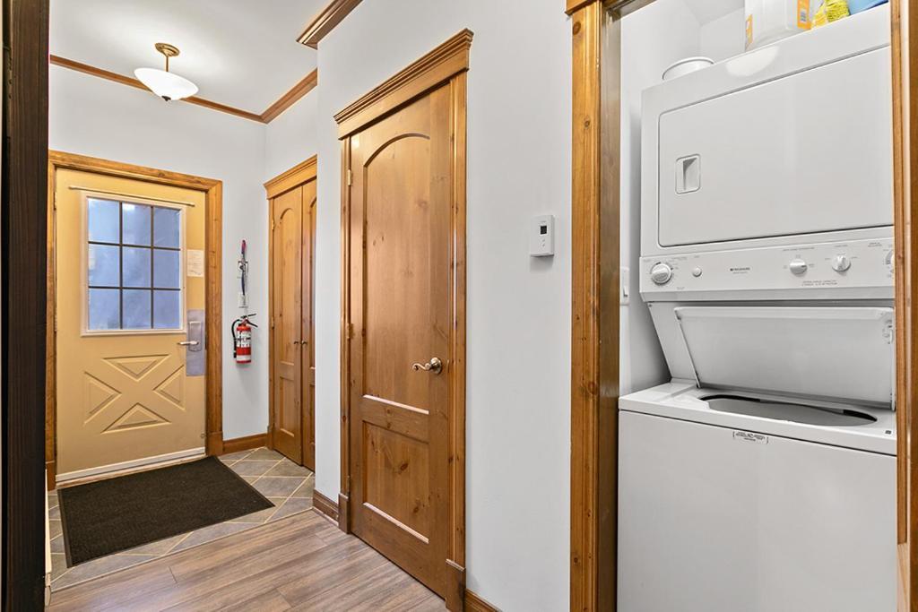 Le Manoir 106-7 By Escapades Tremblant Apartman Mont-Tremblant Kültér fotó